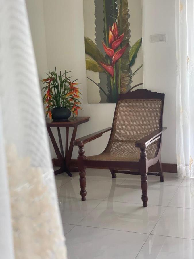 Villa Crystals Malabe Luaran gambar