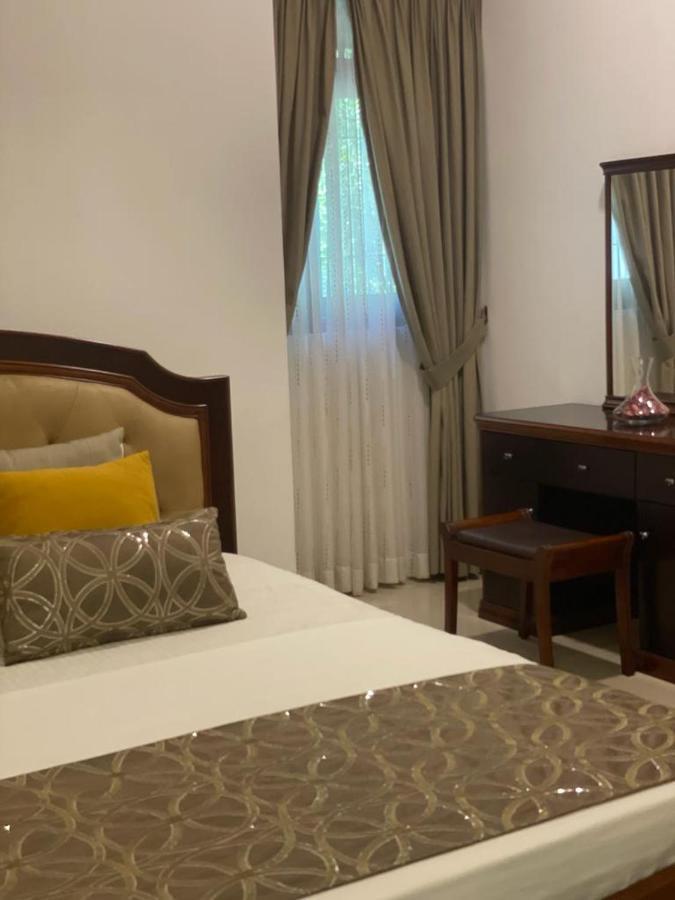 Villa Crystals Malabe Luaran gambar