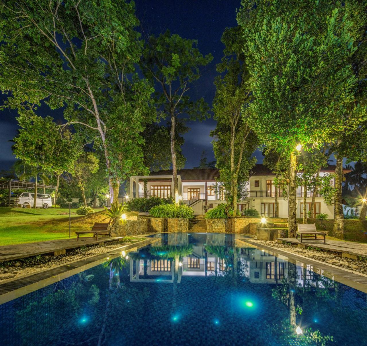 Villa Crystals Malabe Luaran gambar